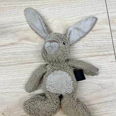 Gosedjur gosedjur kanin, hare がiLostで IKEA Jönköping によって報告されました