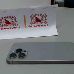 Mobilní telefon iPhone 15 pro max, jak nahlášeno Gemeente Utrecht pomocí iLost
