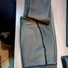 Sportovní legíny thermal leggins, jak nahlášeno Leonardo Royal Hotel Amsterdam pomocí iLost