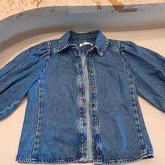 Spijkerblouse, segundo informou Van der Valk Hotel Schiphol usando iLost