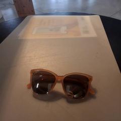 İLost kullanarak IKEA Hénin-Beaumont tarafından bildirildiği gibi Güneş gözlüğü Rosée