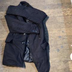 Roupa, segundo informou De Heeren van Aemstel usando iLost