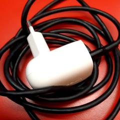 Telefoon oplader, zoals gemeld door UvA REC met iLost