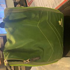 grüne Kosmetiktasche, as reported by MEININGER Hotel Berlin Tiergarten using iLost