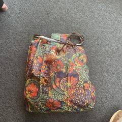 Nylon táska, amint azt Breng Arnhem az iLost segítségével jelentette.