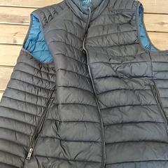 Armilla Matelassé Bleu Marine, segons ha informat IKEA Rennes - Pacé mitjançant iLost