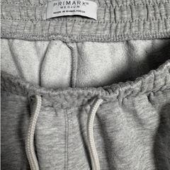 Joggingbroek grijs, zoals gemeld door DoubleTree by Hilton Rotterdam Centre met iLost