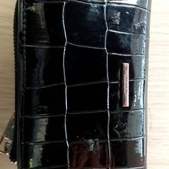 財布 - METOK がiLostで Centraal magazijn によって報告されました