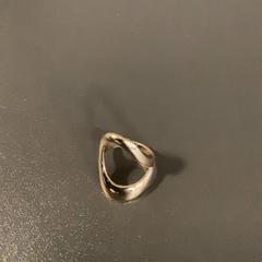Anel golden ring, como reportado por MEININGER Hotel Dresden Zentrum utilizando o iLost