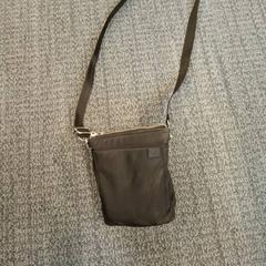 İLost kullanarak Gemeente Hilversum tarafından bildirildiği gibi Boyun çantası