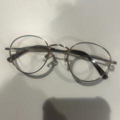 Bicchieri BROWN BLAKC, come riportato da Amsterdam ID Aparthotel utilizzando iLost