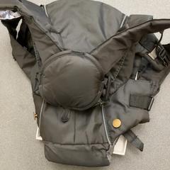 Porte-bébé, a été signalé par Schönbrunn "Group Center" utilisant iLost