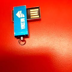 Usb pinne sticky, som rapportert av UvA REC ved bruk av iLost