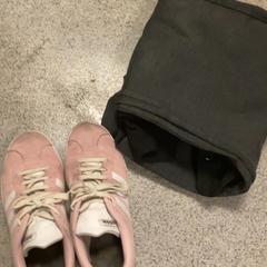 الحذاء & الملابس، كما تم الإبلاغ عنه بواسطة MEININGER Hotel Copenhagen عبر iLost