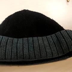 Kleidung - Muts grijs/zwart, gemeldet von Regio Oost-Vlaanderen über iLost