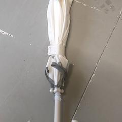 Paraigües Wit, segons ha informat Centraal magazijn mitjançant iLost