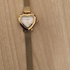 Goudkleurig horloge, jak bylo nahlášeno na iLost