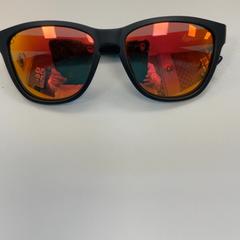 Gafas de sol, segundo informou Movie Park Germany usando iLost