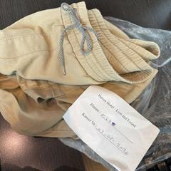 Pantaló bruin, segons ha informat Haven Hotel Rotterdam mitjançant iLost