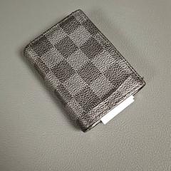 Porta-cartões, como reportado por Connexxion Amstelland-Meerlanden Amstelveen utilizando o iLost