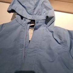 Casaco de criança, como reportado por IKEA Wilrijk utilizando o iLost