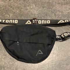 Taška do kapsy Kwyasse, jak nahlášeno Gemeente Amsterdam pomocí iLost