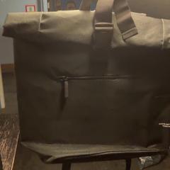 Bolsa, ha sido reportado por Pathé Zaandam con iLost