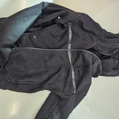 Colete Nike zwart, como reportado por Gemeente Westland utilizando o iLost