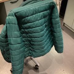 Chaqueta, segundo informou Poppodium 013 usando iLost