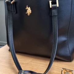 Bag Raluca Maria, as reported by Connexxion Amstelland-Meerlanden Schiphol Noord using iLost