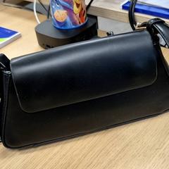 Väska - Sterkendries, rapporterat av Centraal magazijn med iLost