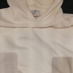 Hoodie Creme & Sweatpants، كما تم الإبلاغ عنه بواسطة Van der Valk Hotel Amsterdam-Amstel عبر iLost