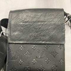 Louis vuitton messenger zwart, as reported by Gemeente Zandvoort using iLost