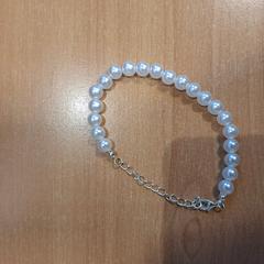 Armband, come riportato da Politiezone Rivierenland utilizzando iLost