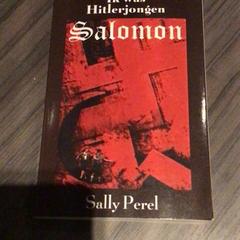 Livro Door Sally Perel, como reportado por Van der Valk Hotel Zwolle utilizando o iLost