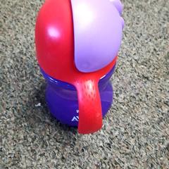 Baby fles Paars, rood, AVENT, zoals gemeld door Burgers' Zoo met iLost