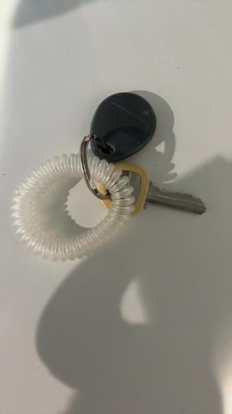Keys Silver key with air tag