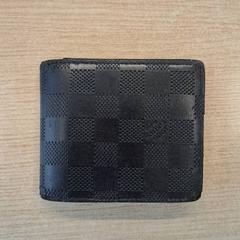 Carteira Al Taie Mahmood Ammar, segundo informou Regio West-Vlaanderen usando iLost