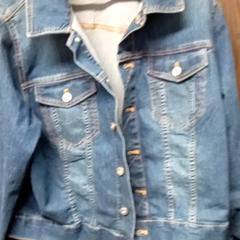 Dzseki Bleu, amint azt Mövenpick Hotel Amsterdam City Centre az iLost segítségével jelentette.