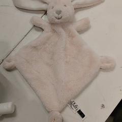 Manteta rose, segons ha informat IKEA Toulouse mitjançant iLost