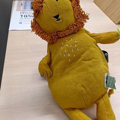 Peluche, come riportato da IKEA Saint-Etienne utilizzando iLost