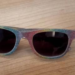 Sunglasses Regenboog, as reported by DierenPark Amersfoort using iLost