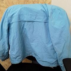 Chaqueta Bleu Clair, segundo informou ilévia usando iLost