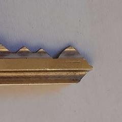 سلسلة المفاتيح métal، كما تم الإبلاغ عنه بواسطة TCL عبر iLost