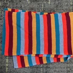 Shawl Gebreid, multi kleur, as reported by Connexxion Noord Holland Noord Alkmaar using iLost