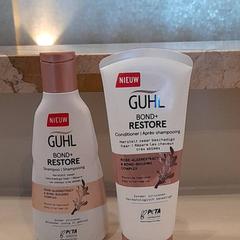 Schampoo en conditioner Guhl がiLostで Van der Valk Hotel Schiphol によって報告されました