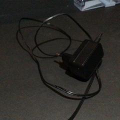 Adaptador, segons ha informat Van der Valk Hotel Amsterdam Zuidas mitjançant iLost