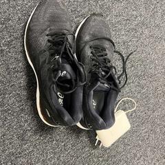 Power bank & Shoe, as reported by DoubleTree by Hilton Rotterdam Centre using iLost