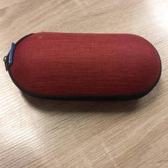 Estuche de anteojos rood, ha sido reportado por Libéma Beurzen en Evenementen con iLost