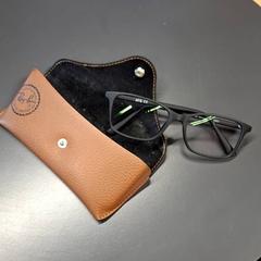 Estuche para lentes con lentes, segundo informou IKEA Nice Saint Isidore usando iLost